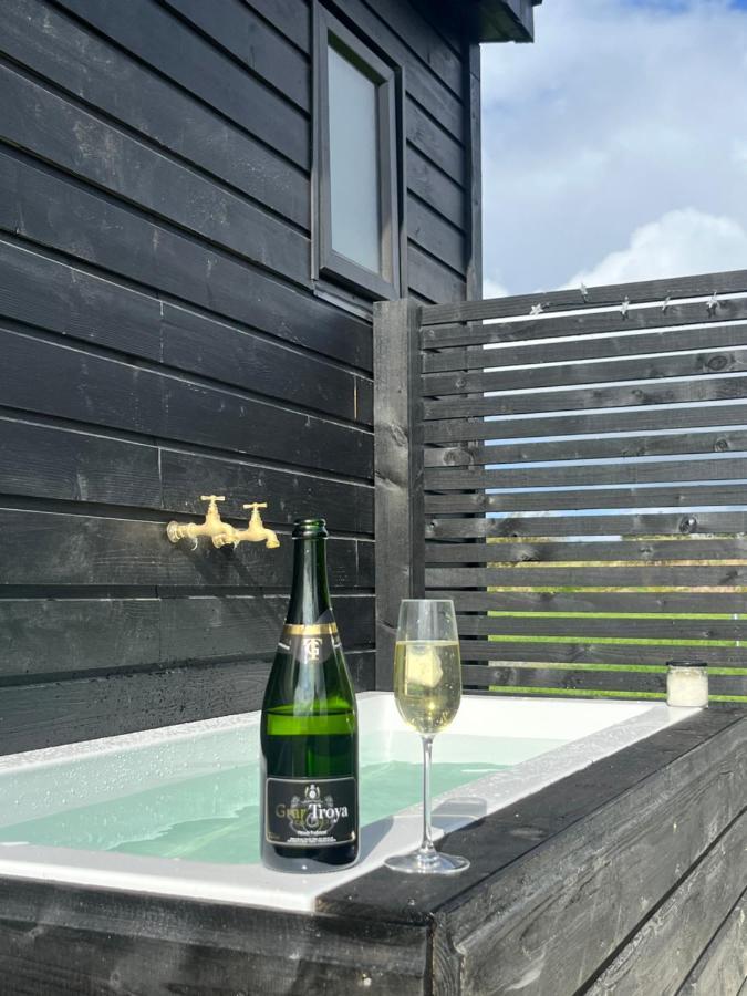 Wild Hideaways Luxury Lodges And Eco Spa Бэнтри Экстерьер фото